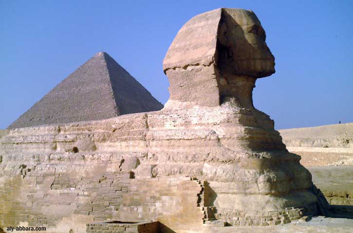 Caire, Al-Gizeh le majestueux sphinx de Chéfren et la grande pyramide de Chéops