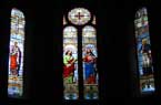 Praz sur Arly : église de Sainte Marie-Madeleine : vitraux de la nef