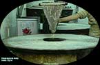 Syrie - Pâtisserie - Homs - fabrication des vermicelles du knafy - صناعة شعيرات الكنافة  ـ حمص 