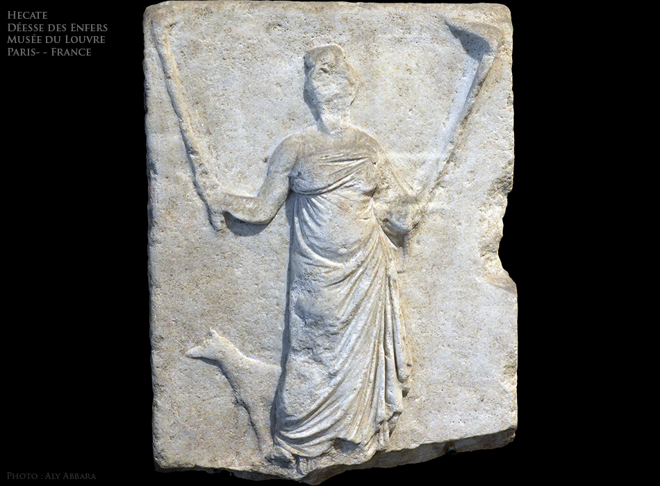 Relief représentant Hécate, déesse de la magie et du monde des morts - Paris - Musée du Livre