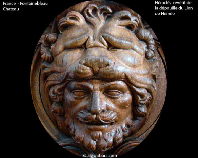 Héraclès, après avoir tué le lion de Némée, fit de sa peau une armure imperméable aux flèches et de sa tête un casque 