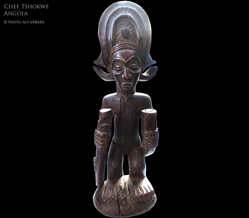 Art africain - Statue représentant un chef, produite par le peuple Tshokwé - Angola