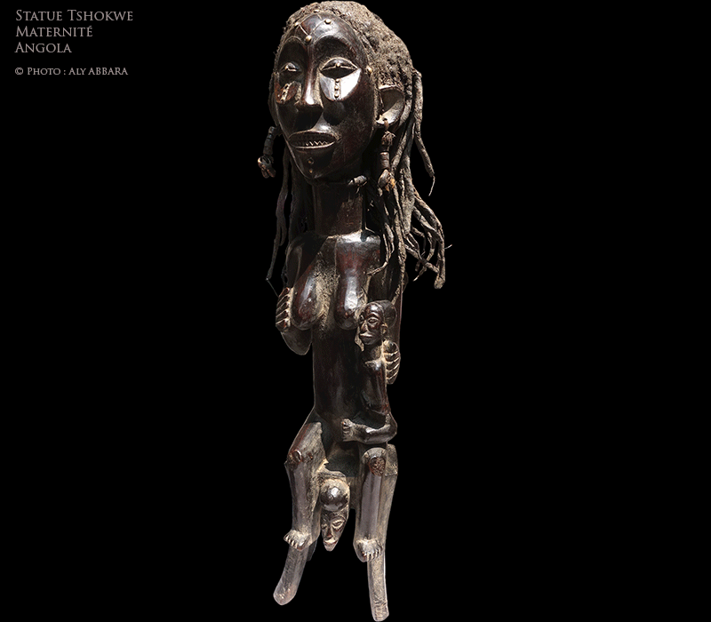 Art africain - Statue représentant la Maternité chez le peuple Tshokwé - Angola