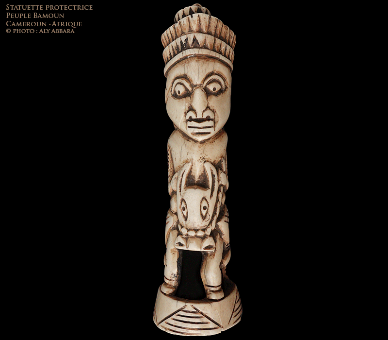 Art africain - Statuette protectrice de la région du Grassland camerounais - Peuple Bamoun - Cameroun