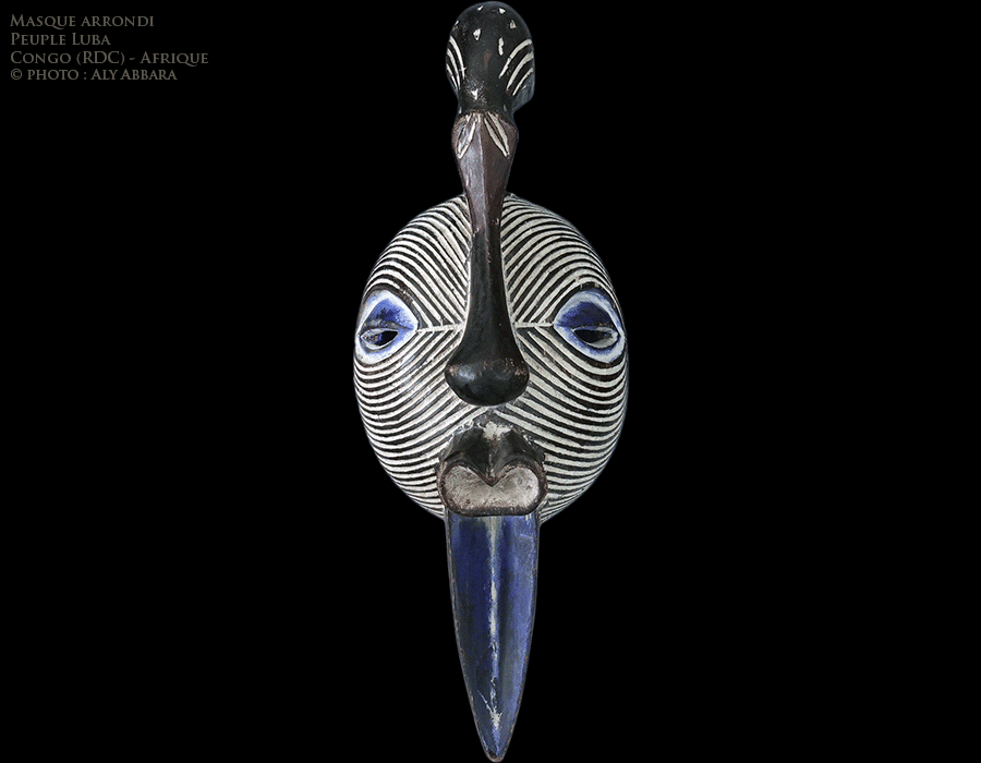 Art africain - Masque Luba  kifwebe masculin (kiloumé) arrondi produit par le peuple Luba - RDC - Exemple 02