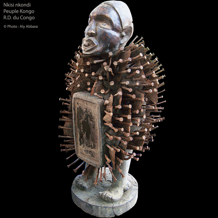 Art africain - Statue nkisi nkondi ou fétiche à clous produite par les peuples Kongo