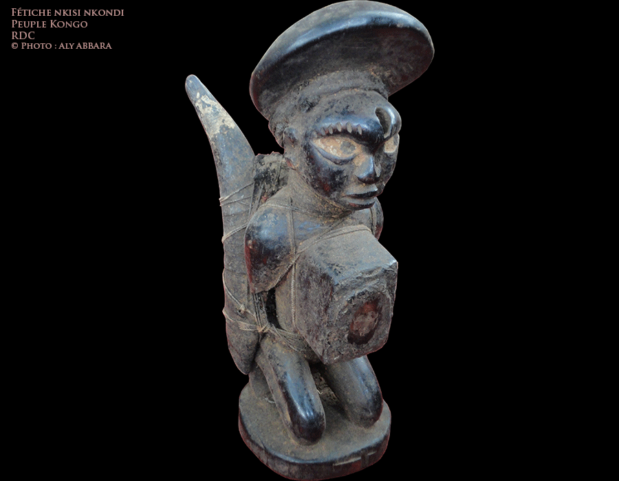 Art africain - Statue nkisi nkondi à boîte reliquaire ventrale produite par les peuples Kongo