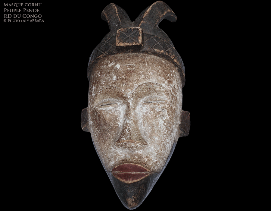 Art africain - Masque polychrome - Homme cornu - Sculpture du peuple Pendé - Région Kasaï - RD du Congo - République Démocratique du Congo
