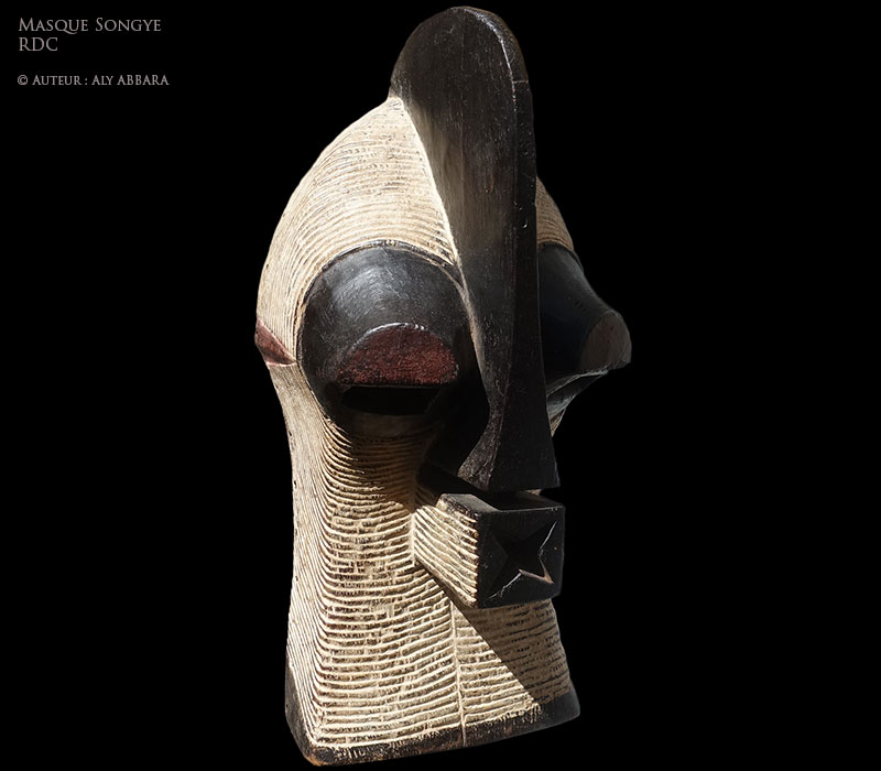 Art africain - Masque Songye kifwebe masculin (kiloumé) produit par le peuple Songye - RDC