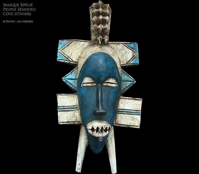 Art africain - Masque Sénoufo kpélié bicolore (bleu et blanc) surmonté d'un objet - Sénoufos - Côte d'Ivoire