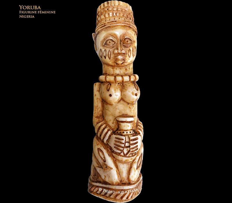 Figurine féminine - sculpture de l'ethnie Yoruba