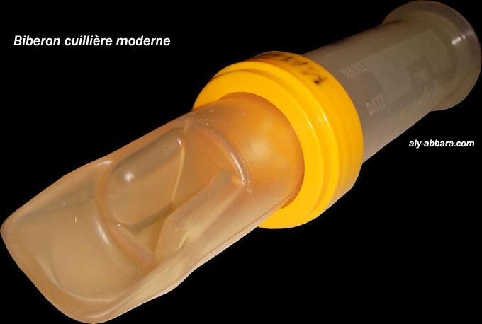 Biberon-cuillière moderne