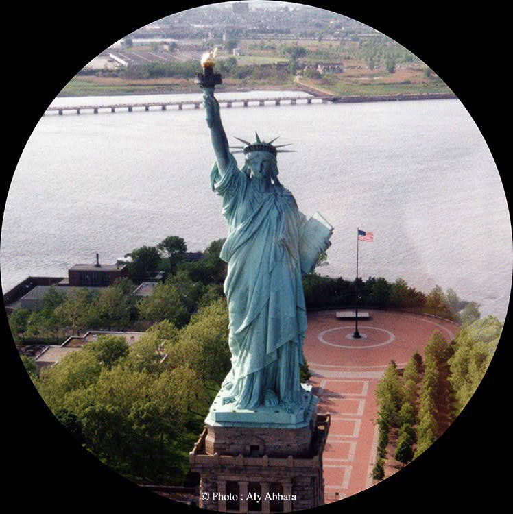 statue de la Liberté éclairant le monde du sculpteur français Bartholdi - New-Yorq