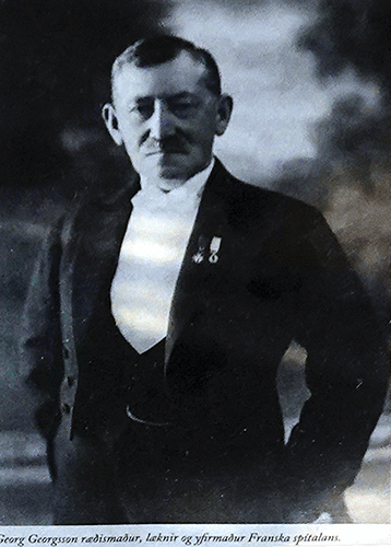 Docteur Georg Georgsson, Médecin et Directeur de l'hôpital des Français à Islande (de 1903 à 1912).
 (Iceland) orientale - Village et fjord de Fáskrúðsfjörður
