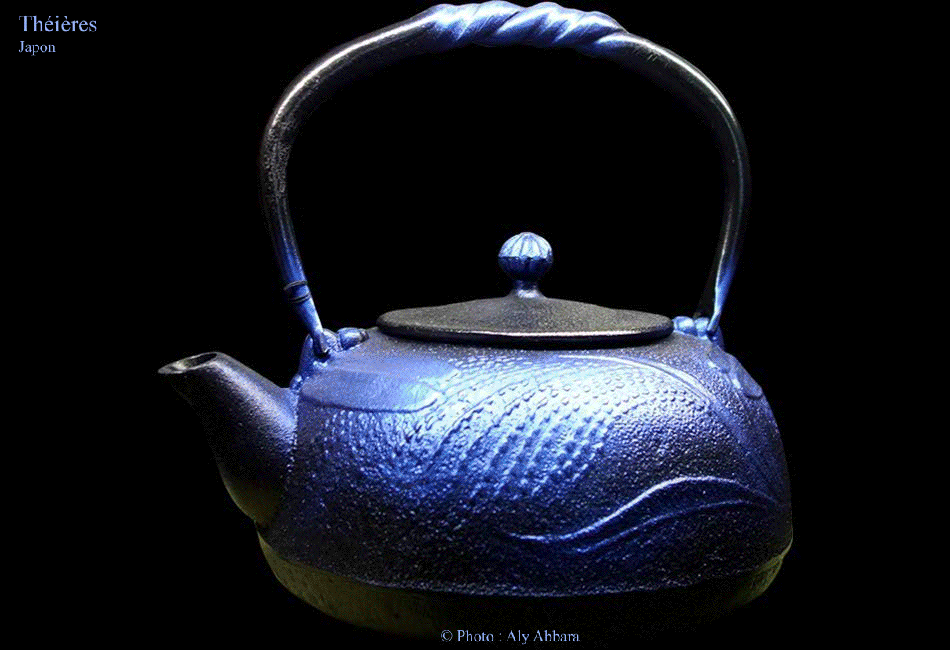 Japon : théières, ou des récipients dans lequel on fait infuser le thé