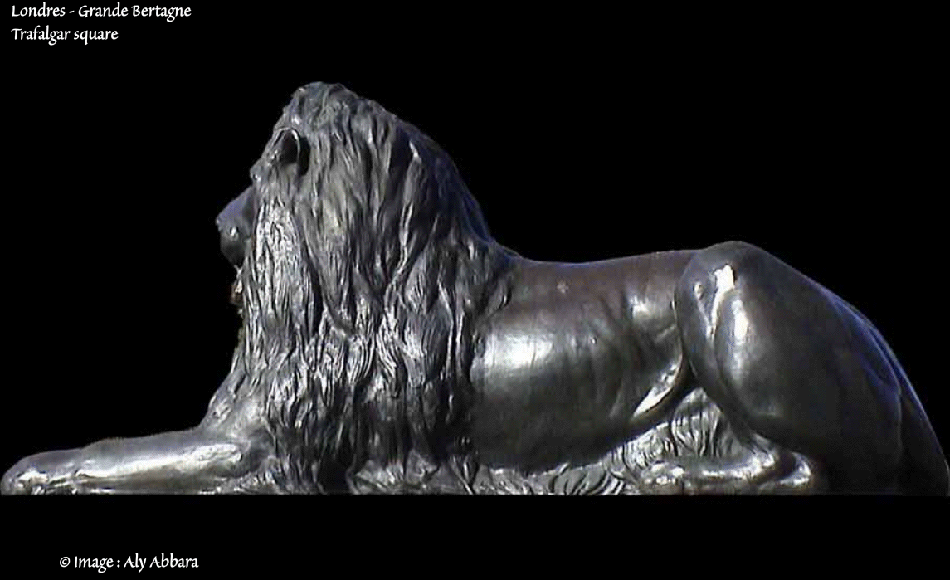 Les lions de Trafalgar Square - Londres - Grande-Bretagne