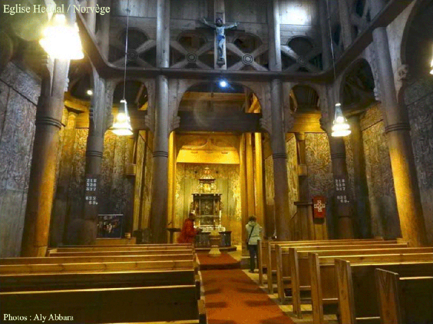 L'église de Heddal en bois debout (vue de l'intérieur) - La région de Telemark - le Sud de la Norvège