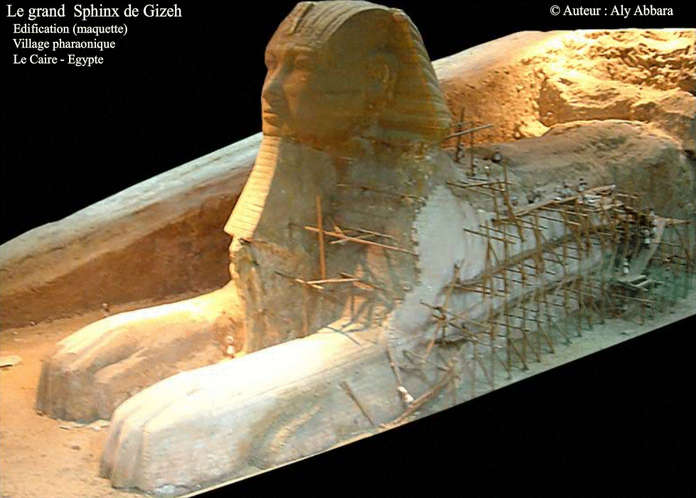 Égypte - La nécropole d'Al-Jizah (Gizeh) : Le majestueux grand sphinx du Gizeh (de Chéfren ?) - Cette photo, prise au village pharaonique au Caire, représente une maquette pour le grand sphinx de Gizeh en cours d'édification
