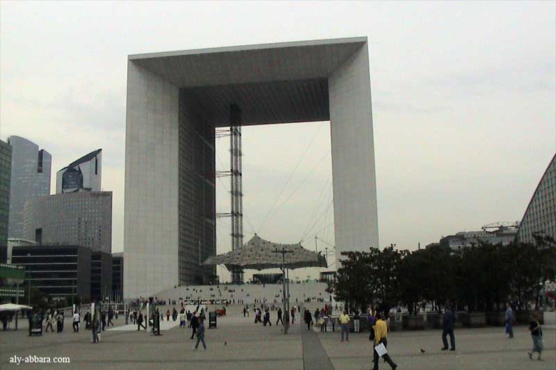 Paris ; la défense : la Grande Arche de la Défense