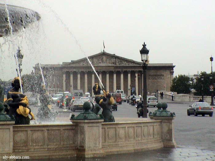 Paris : place de la Concorde ; l'assemblé Nationale