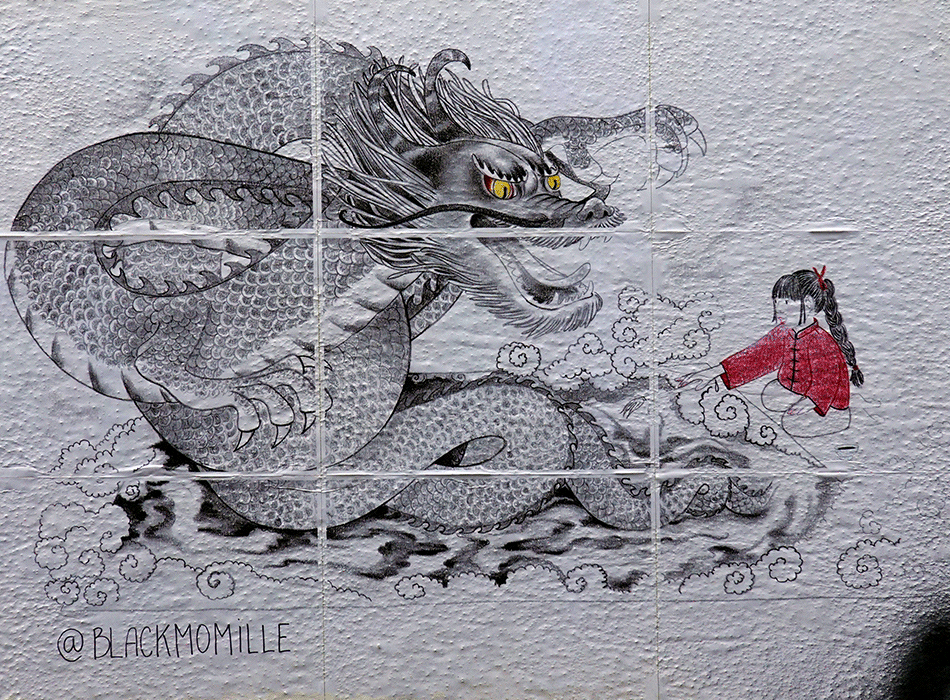 Paris - Art urbain mural - Œuvre signée @Blackmomille - Fille et dragon