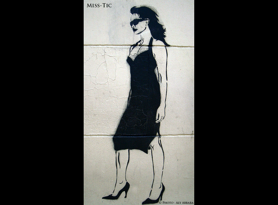Paris - Art de rue (Street Art - Art urbain mural) - Pochoir mural signé Miss-Tic -  Épigramme (Pas d'idéaux, juste des idées hautes)
