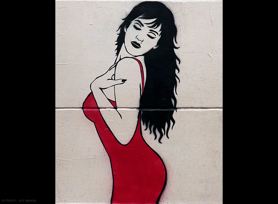Paris - Art de rue (Street Art - Art urbain mural) - Pochoir mural signé Miss-Tic -  Épigramme (Souriez, vous êtes vivants)