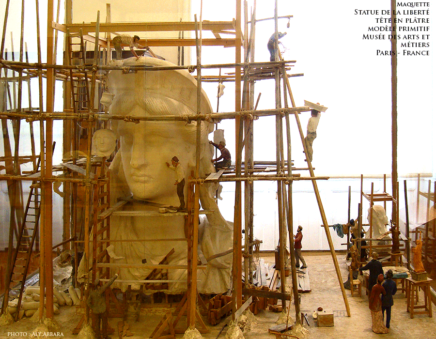 La liberté éclairant le monde - Bartholdi Auguste (1834 - 1904) - Maquette des ateliers d'agarndissement de la tête en plâtre - Musée des arts et métiers - Paris