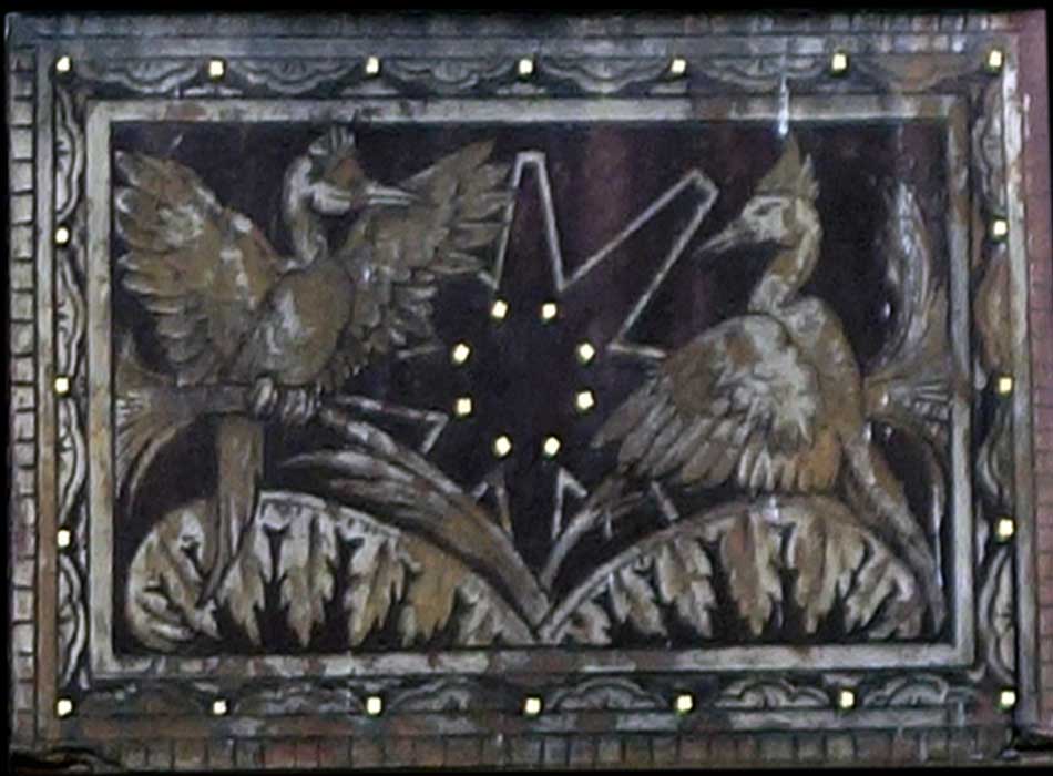 Paris - Arts de la rue - Une Façade dans la rue Moufftard - oiseaux divers - الفن في الشارع الباريسي