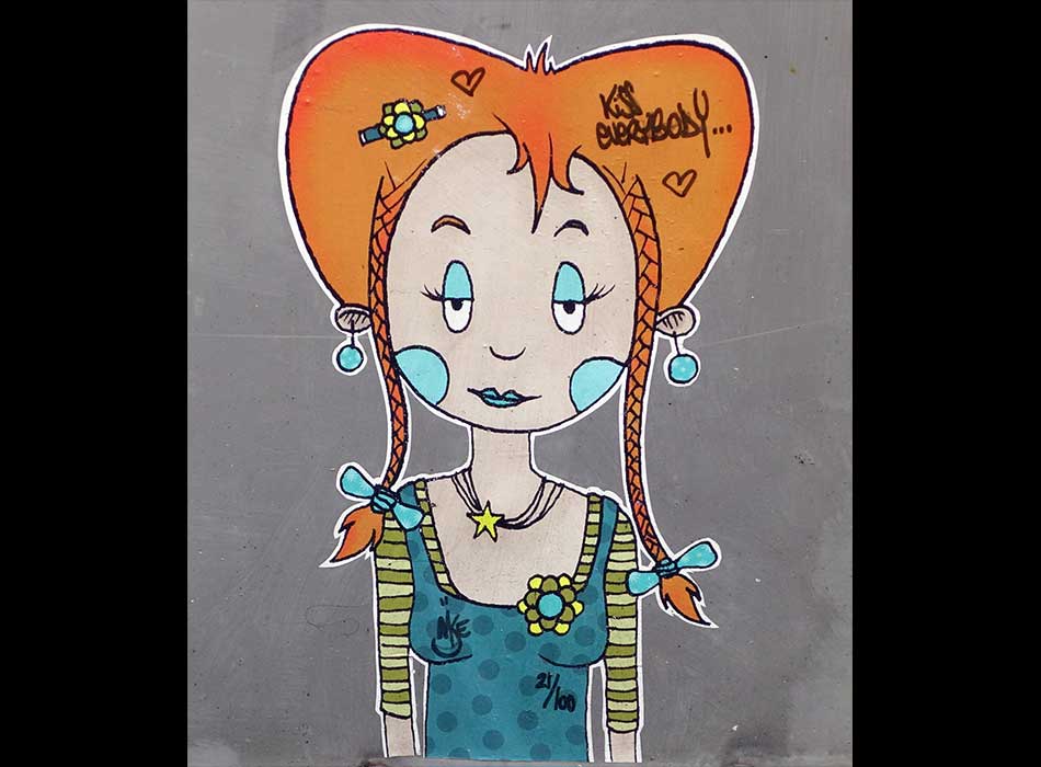 Paris - Arts de la rue - Fille aux nattes - الفن في الشارع الباريسي