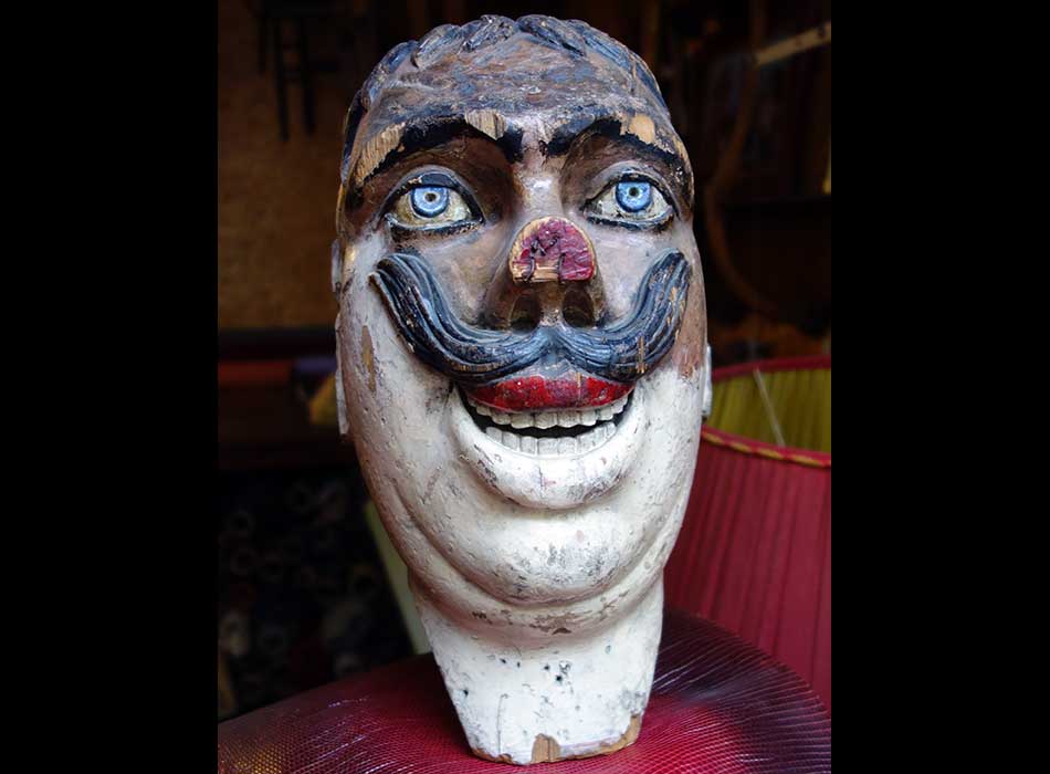 Paris - Arts de la rue - Homme à moustache - الفن في الشارع الباريسي