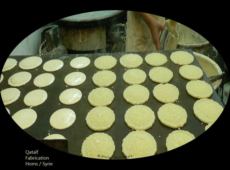 Syrie - Pâtisserie - Qataïf - fabrication des galettes - صناعة صفائح القطايف ـ حمص 